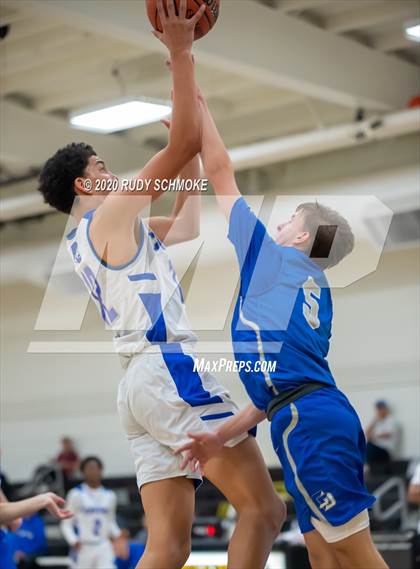 Thumbnail 1 in San Diego vs. La Jolla Country Day (Battle at the bay) photogallery.