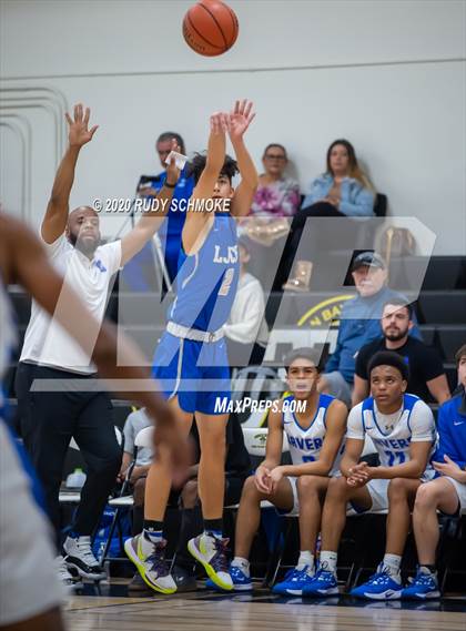 Thumbnail 1 in San Diego vs. La Jolla Country Day (Battle at the bay) photogallery.