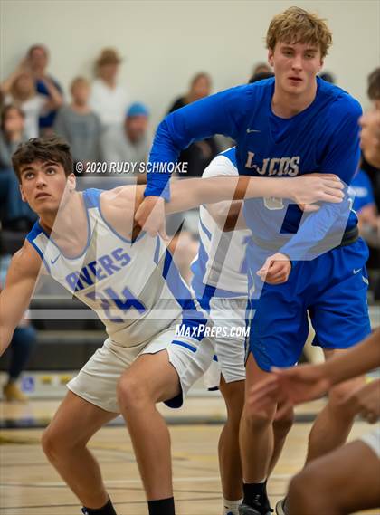 Thumbnail 3 in San Diego vs. La Jolla Country Day (Battle at the bay) photogallery.
