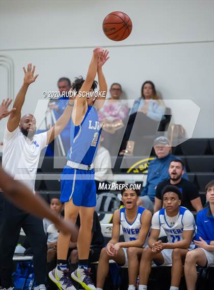 Thumbnail 1 in San Diego vs. La Jolla Country Day (Battle at the bay) photogallery.