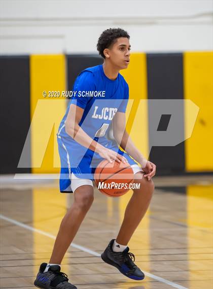 Thumbnail 1 in San Diego vs. La Jolla Country Day (Battle at the bay) photogallery.