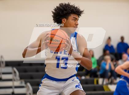 Thumbnail 1 in San Diego vs. La Jolla Country Day (Battle at the bay) photogallery.