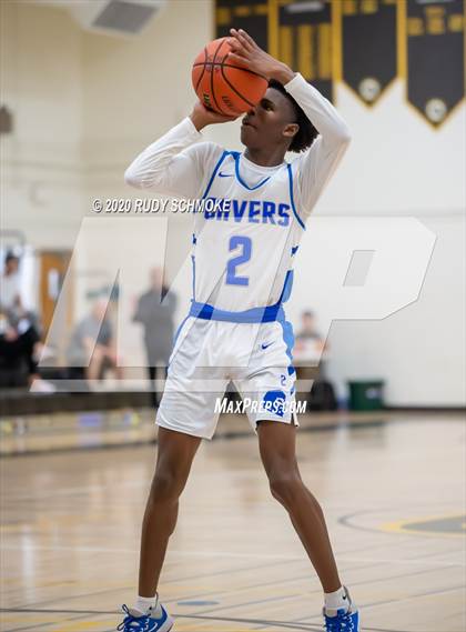 Thumbnail 3 in San Diego vs. La Jolla Country Day (Battle at the bay) photogallery.