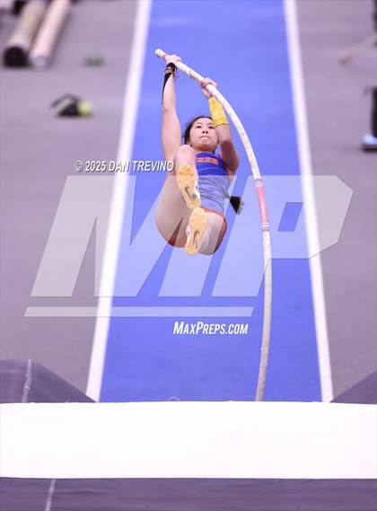 Thumbnail 2 in VHSL Indoor Track State Championships (Pole Vault - Class 5) photogallery.
