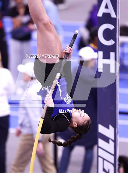 Thumbnail 2 in VHSL Indoor Track State Championships (Pole Vault - Class 5) photogallery.