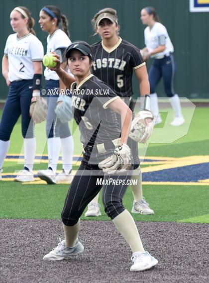 Thumbnail 3 in Foster vs Lake Creek (UIL Softball 5A Region III Semifinal) photogallery.