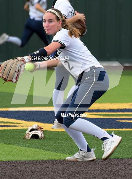 Thumbnail 1 in Foster vs Lake Creek (UIL Softball 5A Region III Semifinal) photogallery.