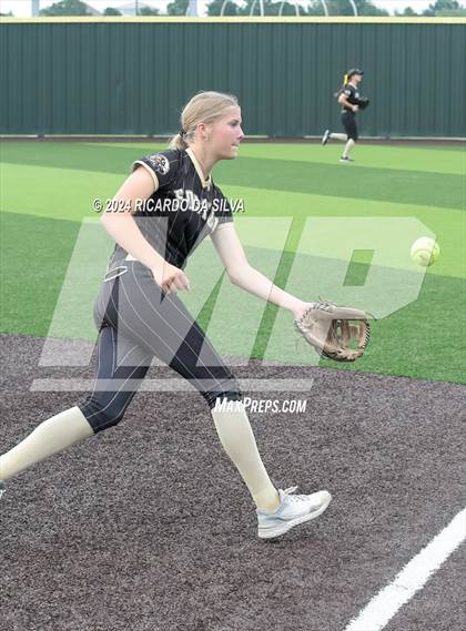 Thumbnail 3 in Foster vs Lake Creek (UIL Softball 5A Region III Semifinal) photogallery.