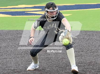 Thumbnail 3 in Foster vs Lake Creek (UIL Softball 5A Region III Semifinal) photogallery.
