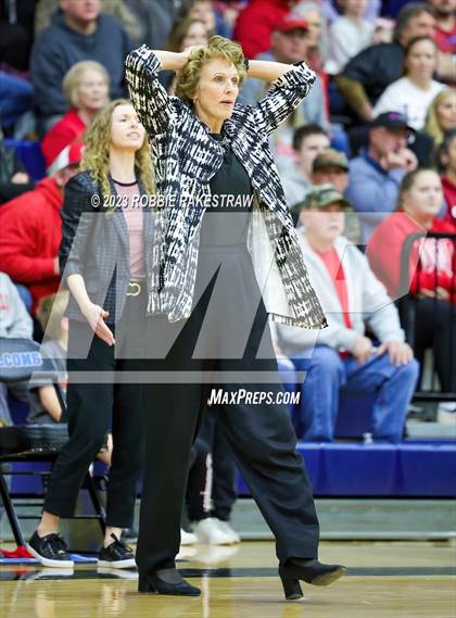 Thumbnail 2 in Van vs. Pinkston (UIL 4A Area Playoff) photogallery.