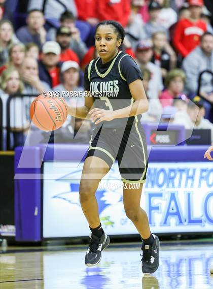 Thumbnail 2 in Van vs. Pinkston (UIL 4A Area Playoff) photogallery.