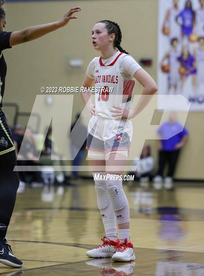 Thumbnail 1 in Van vs. Pinkston (UIL 4A Area Playoff) photogallery.