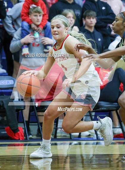 Thumbnail 2 in Van vs. Pinkston (UIL 4A Area Playoff) photogallery.