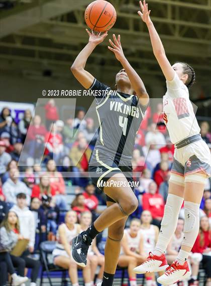 Thumbnail 1 in Van vs. Pinkston (UIL 4A Area Playoff) photogallery.