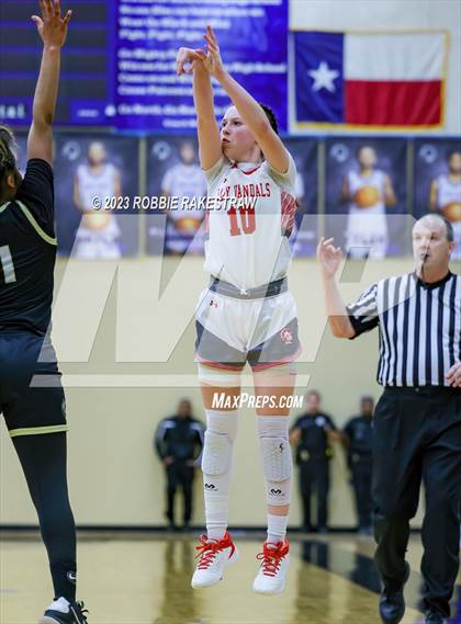 Thumbnail 3 in Van vs. Pinkston (UIL 4A Area Playoff) photogallery.