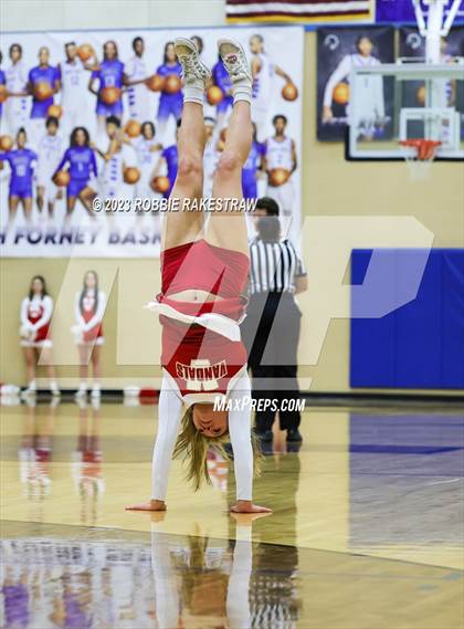 Thumbnail 1 in Van vs. Pinkston (UIL 4A Area Playoff) photogallery.