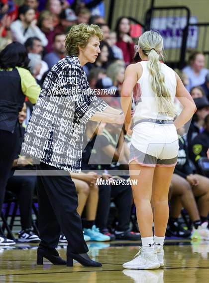 Thumbnail 3 in Van vs. Pinkston (UIL 4A Area Playoff) photogallery.