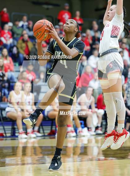 Thumbnail 2 in Van vs. Pinkston (UIL 4A Area Playoff) photogallery.