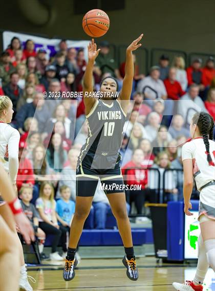 Thumbnail 1 in Van vs. Pinkston (UIL 4A Area Playoff) photogallery.