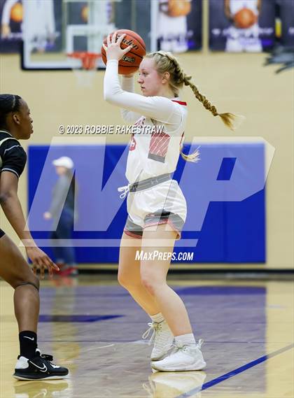 Thumbnail 3 in Van vs. Pinkston (UIL 4A Area Playoff) photogallery.