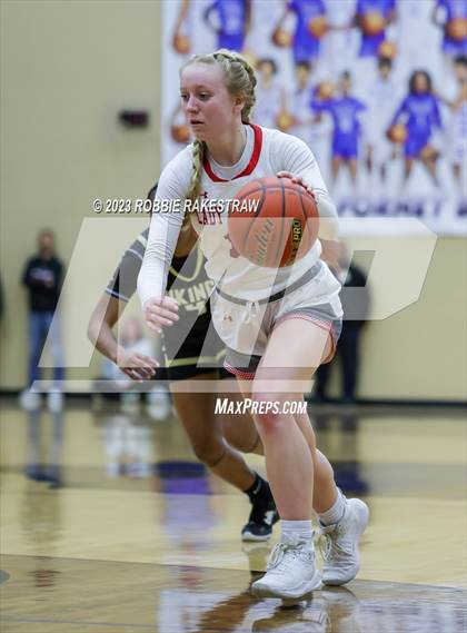 Thumbnail 1 in Van vs. Pinkston (UIL 4A Area Playoff) photogallery.