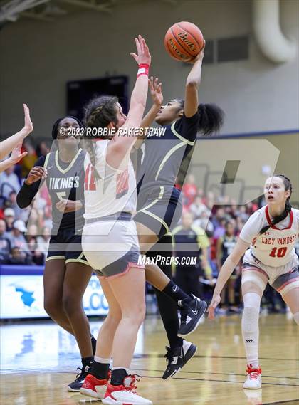 Thumbnail 2 in Van vs. Pinkston (UIL 4A Area Playoff) photogallery.