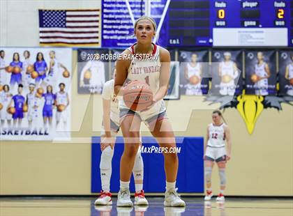 Thumbnail 1 in Van vs. Pinkston (UIL 4A Area Playoff) photogallery.