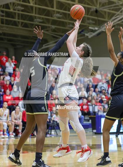 Thumbnail 2 in Van vs. Pinkston (UIL 4A Area Playoff) photogallery.