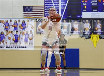 Thumbnail 2 in Van vs. Pinkston (UIL 4A Area Playoff) photogallery.