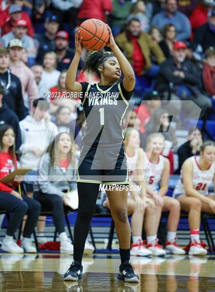 Thumbnail 1 in Van vs. Pinkston (UIL 4A Area Playoff) photogallery.