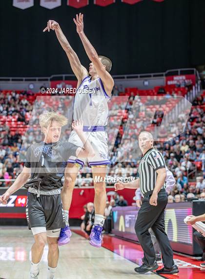Thumbnail 2 in Corner Canyon vs. Lehi (UHSAA 6A Final) photogallery.