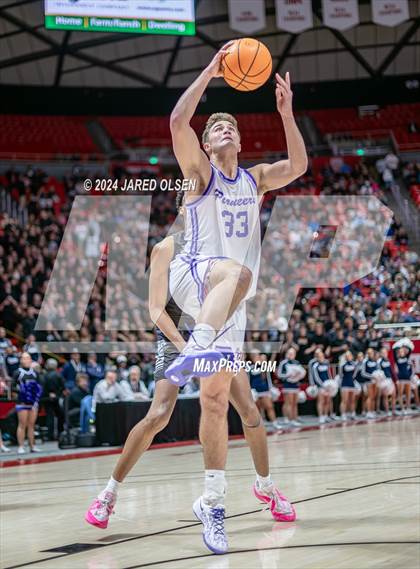Thumbnail 2 in Corner Canyon vs. Lehi (UHSAA 6A Final) photogallery.