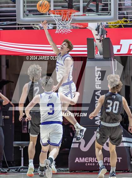 Thumbnail 1 in Corner Canyon vs. Lehi (UHSAA 6A Final) photogallery.