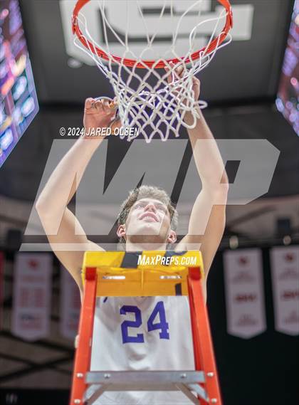 Thumbnail 2 in Corner Canyon vs. Lehi (UHSAA 6A Final) photogallery.
