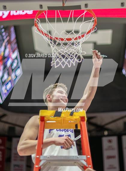 Thumbnail 1 in Corner Canyon vs. Lehi (UHSAA 6A Final) photogallery.