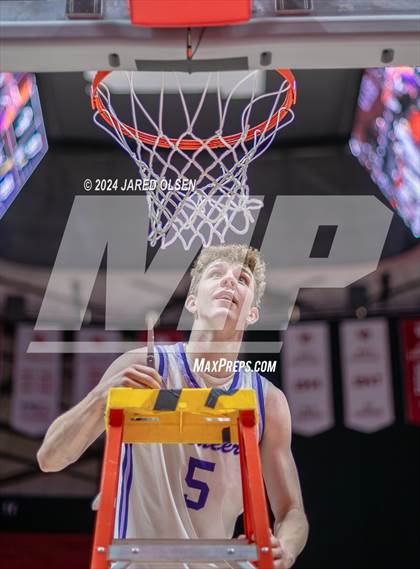 Thumbnail 2 in Corner Canyon vs. Lehi (UHSAA 6A Final) photogallery.