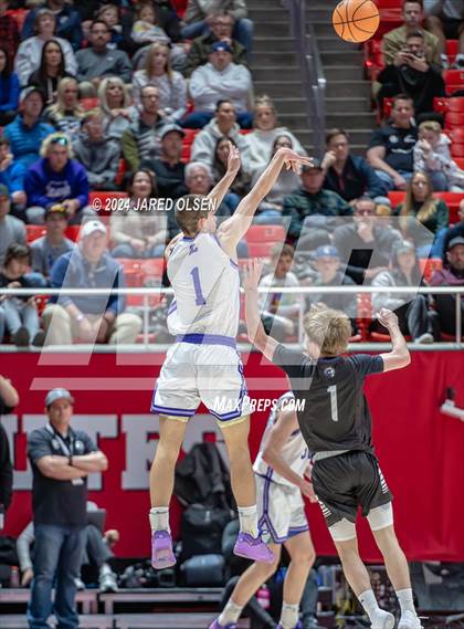 Thumbnail 2 in Corner Canyon vs. Lehi (UHSAA 6A Final) photogallery.