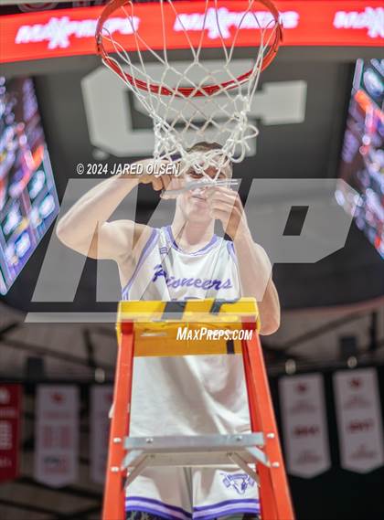Thumbnail 3 in Corner Canyon vs. Lehi (UHSAA 6A Final) photogallery.