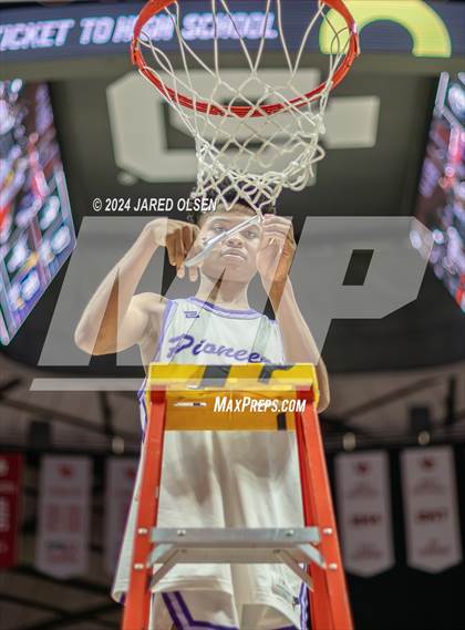 Thumbnail 2 in Corner Canyon vs. Lehi (UHSAA 6A Final) photogallery.