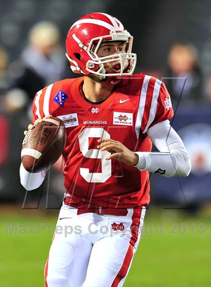 Thumbnail 2 in St. John Bosco vs. Mater Dei (CIF SS Pac-5 Division Final) photogallery.