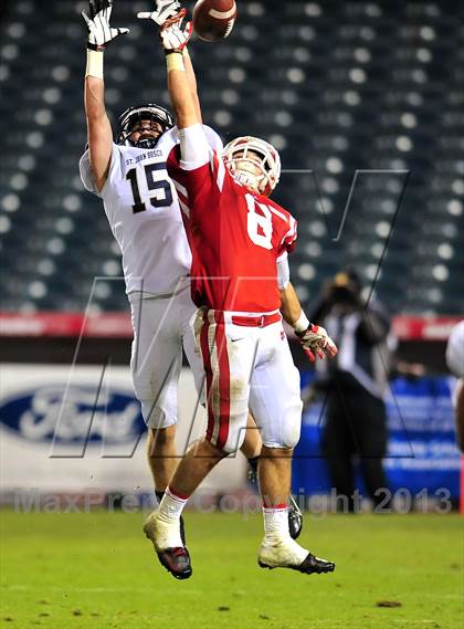 Thumbnail 2 in St. John Bosco vs. Mater Dei (CIF SS Pac-5 Division Final) photogallery.