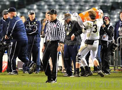 Thumbnail 3 in St. John Bosco vs. Mater Dei (CIF SS Pac-5 Division Final) photogallery.