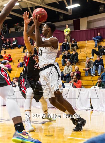 Thumbnail 1 in Paul VI vs. Chaminade (Spalding HoopHall Classic) photogallery.