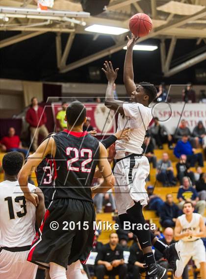 Thumbnail 3 in Paul VI vs. Chaminade (Spalding HoopHall Classic) photogallery.