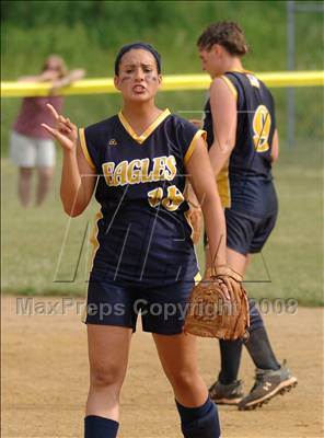 Thumbnail 3 in West Babylon vs Horseheads (NYSPHSAA Class AA Final) photogallery.