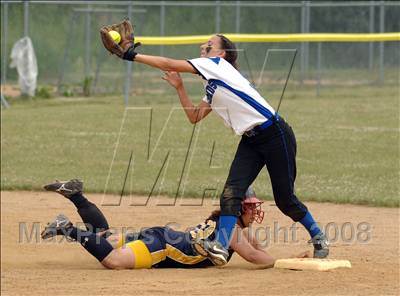 Thumbnail 3 in West Babylon vs Horseheads (NYSPHSAA Class AA Final) photogallery.