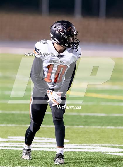 Thumbnail 2 in Selma vs. Highland (CIF D4-AA Southern Regional Final) photogallery.