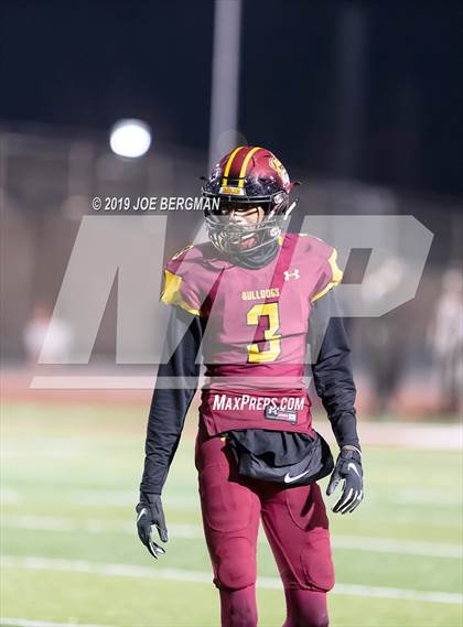 Thumbnail 2 in Selma vs. Highland (CIF D4-AA Southern Regional Final) photogallery.