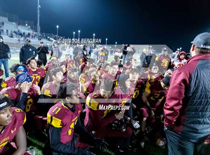 Thumbnail 3 in Selma vs. Highland (CIF D4-AA Southern Regional Final) photogallery.