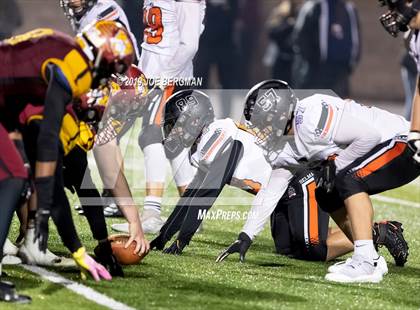 Thumbnail 2 in Selma vs. Highland (CIF D4-AA Southern Regional Final) photogallery.